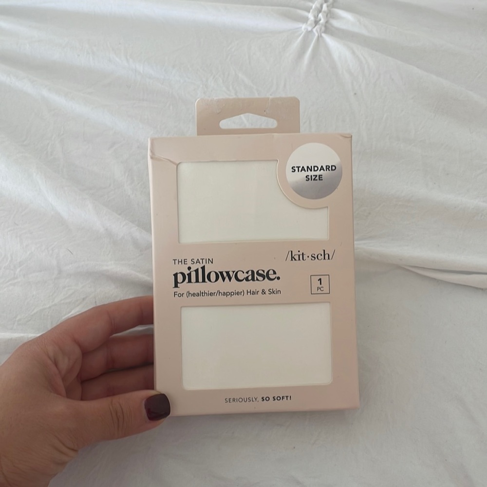 Brand new!!! Kitsch silk pillowcase in ivory